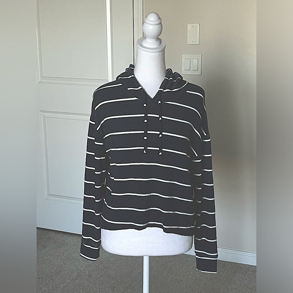 NWT Chaser Blue and White Striped Cropped Pullover Hoodie Size Small